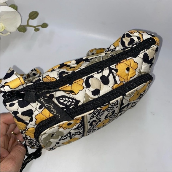 Vera Bradley Floral Design Organizer Crossbody Yellow/Gold Small- Like New - Picture 7 of 12